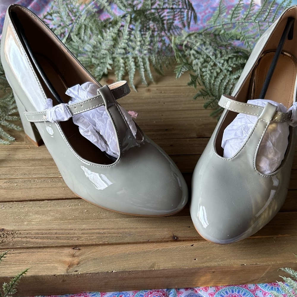 SOLE DIVA Mint Mary Jane Block Heels NIB